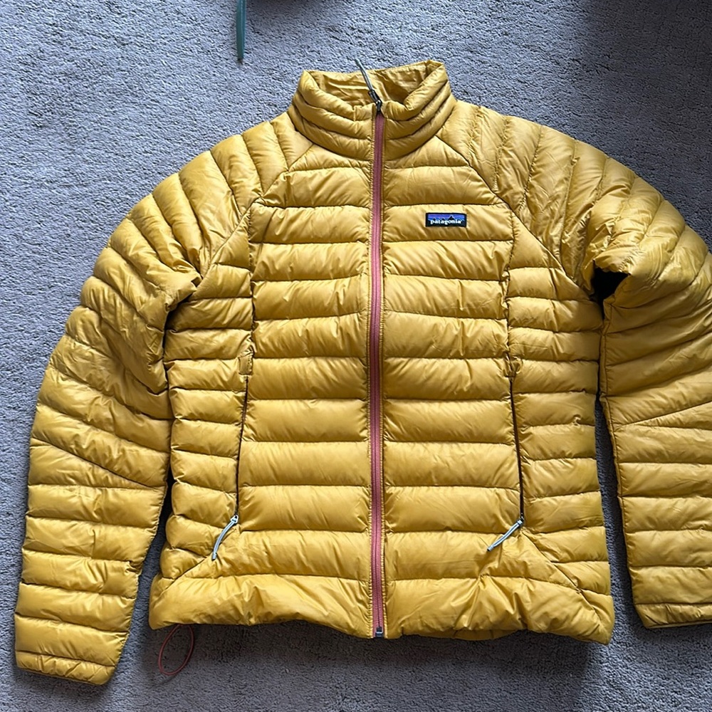 Women’s Large Patagonia Down Sweater Jacket